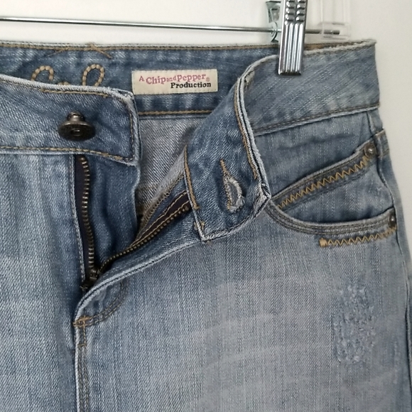 Chip and Pepper distressed denim mini skirt - Picture 3 of 15